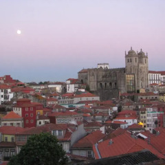 Отель YOURS GuestHouse Porto 4* Стандартный номер с двуспальной кроватью (общая ванная комната) фото 2