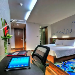 Отель Galleria 10 Sukhumvit Bangkok By Compass Hospitality 4* Стандартный номер фото 2