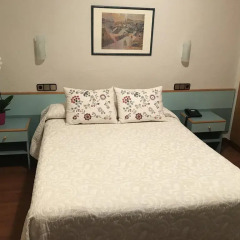 Pelayo Hotel Стандартный номер с двуспальной кроватью фото 4