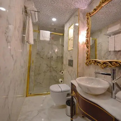 My Golden Hotel ванная фото 3