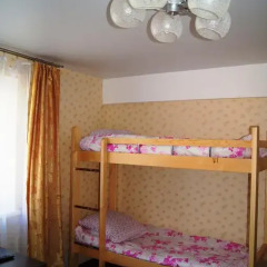Иркутск хостел на Байкальской Кровать в общем номере двухъярусные кровати фото 5
