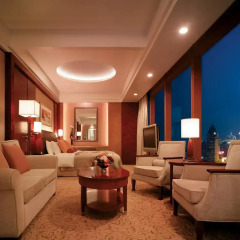 Отель Pudong Shangri-La East Shanghai 5* Номер Deluxe с двуспальной кроватью фото 4