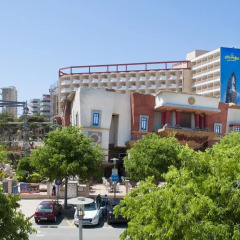 Отель Sol Katmandu Park & Resort парковка