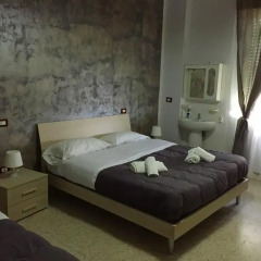 Отель B&B Napoli Stazione 3* Стандартный номер с различными типами кроватей фото 5