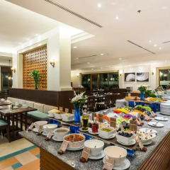 Отель Ravindra Beach Resort And Spa Таиланд, На Чом Тхиан - 6 отзывов об отеле, цены и фото номеров - забронировать отель Ravindra Beach Resort And Spa онлайн питание фото 3
