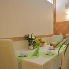 City Hotel West в номере фото 2