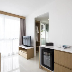 Отель The Wide Suites Улучшенный люкс