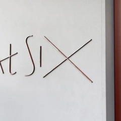 Отель At Six удобства в номере