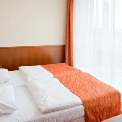 Airport Hotel Budapest 4* Стандартный семейный номер с различными типами кроватей