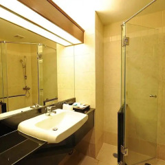 Отель Whitehouse Condotel Улучшенный номер