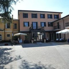 Отель Albergo Minuetto Адрия парковка