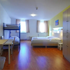 Отель A&O Berlin Friedrichshain 2* Стандартный номер с 2 отдельными кроватями