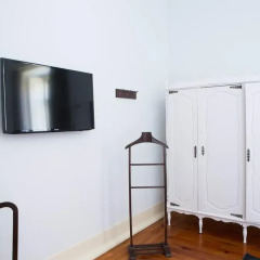 Отель Typical Lisbon Guest House Стандартный номер с различными типами кроватей фото 3