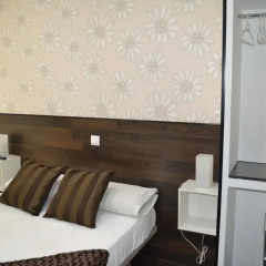 Отель Hostal El Brezo Стандартный номер с различными типами кроватей фото 27