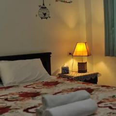 Отель Karon Thira Guesthouse Номер Эконом разные типы кроватей фото 6