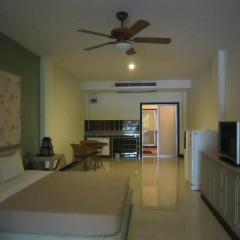 Отель Jomtien Morningstar Guesthouse 2* Стандартный семейный номер с двуспальной кроватью фото 6