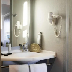 Hotel ibis Schiphol Amsterdam Airport 3* Улучшенный номер с различными типами кроватей фото 10