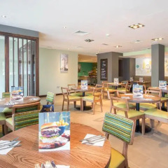Отель Premier Inn Leek Town Centre питание