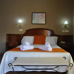 Отель Hostal San Lorenzo Мадрид сейф в номере