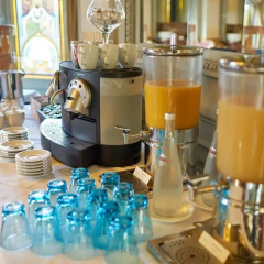Отель Chateau Hotel & Spa Grand Barrail Франция, Сент-Эмильон - отзывы, цены и фото номеров - забронировать отель Chateau Hotel & Spa Grand Barrail онлайн гостиничный бар