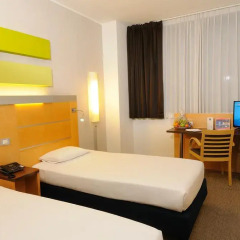 Отель iH Hotels Milano Gioia 4* Стандартный номер с различными типами кроватей фото 15