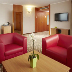 Orea Hotel Pyramida 4* Люкс повышенной комфортности разные типы кроватей фото 2