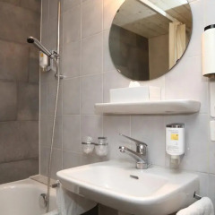 Hotel Crystal 3* Стандартный номер с двуспальной кроватью фото 5