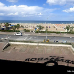 Hotel Ambassador пляж