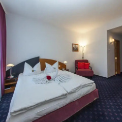 Отель H&S Belmondo Leipzig Airport 4* Стандартный номер с различными типами кроватей фото 2