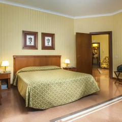 Отель Residenza D'Aragona 4* Улучшенный номер с двуспальной кроватью фото 4