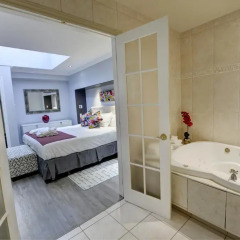 Отель Travelodge by Wyndham Hotel & Convention Centre Quebec City Канада, Квебек - отзывы, цены и фото номеров - забронировать отель Travelodge by Wyndham Hotel & Convention Centre Quebec City онлайн спа фото 2
