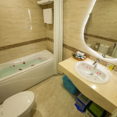 Hotel La Perle Hue 3* Стандартный номер с различными типами кроватей фото 7