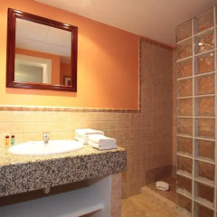 Отель Apartamentos Ripoll Ibiza ванная
