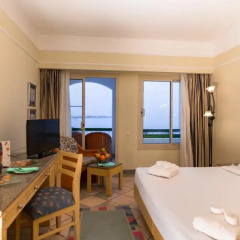 Отель Coral Beach Resort Tiran 4* Стандартный номер с различными типами кроватей