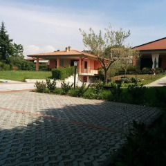 Отель Villetta Al Torchio Манерба-дель-Гарда парковка