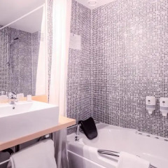 Hotel Alize Mouscron 4* Люкс с различными типами кроватей фото 3