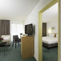 Apart-Hotel operated by Hilton комната для гостей фото 2