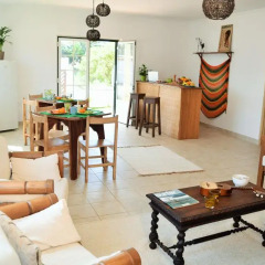 Отель Roots Guesthouse питание