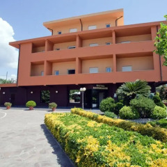 Sunny Palace Hotel Restaurant Фонди парковка