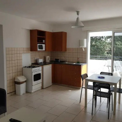 Отель Valentinos Court Апартаменты с 2 отдельными кроватями фото 6
