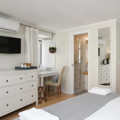 Отель Flores Guest House 4* Стандартный номер с двуспальной кроватью фото 31