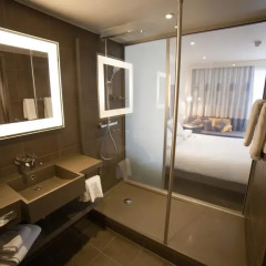 Отель Novotel Waterloo Лондон ванная фото 2