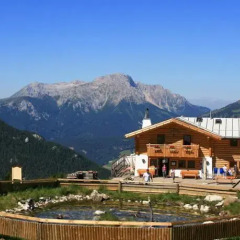 Отель Rifugio Baita Cuz Долина Валь-ди-Фасса