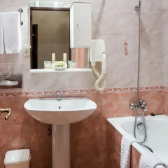 Исторический Отель Советский 4* Улучшенный номер с двуспальной кроватью фото 5