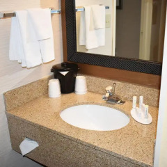 Отель Fairfield Inn & Suites by Marriott Albuquerque Airport ванная фото 2