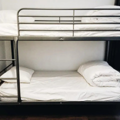 HighRoad Hostel DC Кровать в общем номере с двухъярусной кроватью