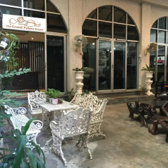The Grand Palace Hostel развлечения