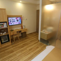 Thuy Sakura Hotel & Serviced Apartment 3* Номер Делюкс с различными типами кроватей фото 3