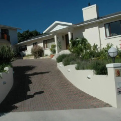Отель Candlewood Lodge парковка