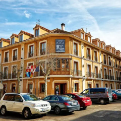 Hotel Maria De Molina парковка